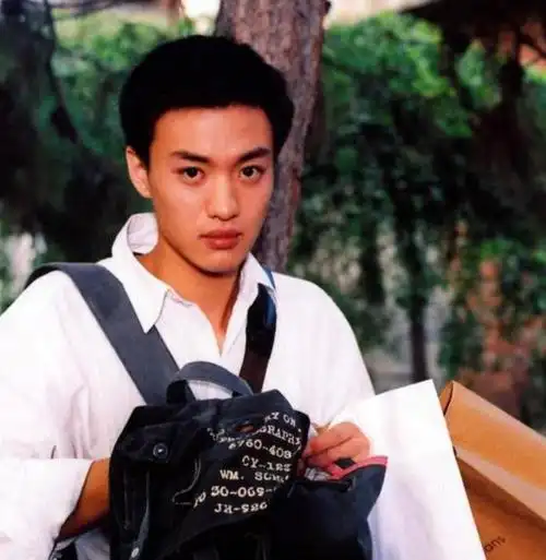 北影,中戏残酷折叠:章子怡的班长无戏可演,郑爽的师兄年入 3 万