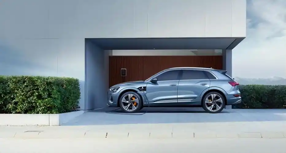 直接降20多万!奥迪e-tron被爆内部购车价,真成杂牌电动车了?