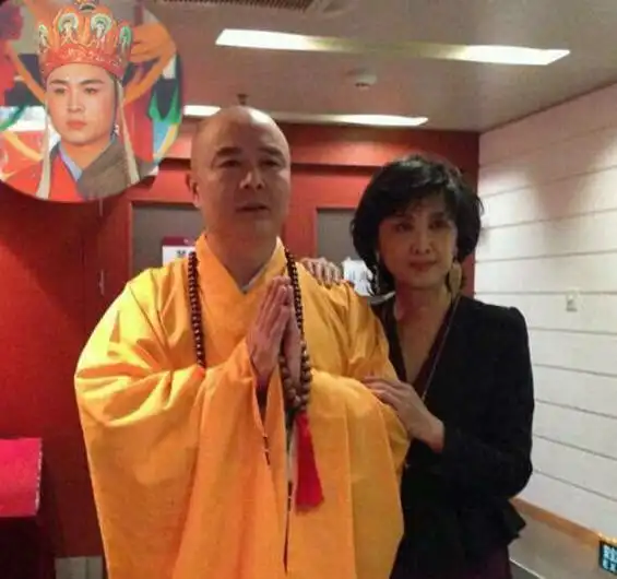 希望现实中唐僧和女儿国国王能走到一起,甚至还传朱琳等了徐少华多年