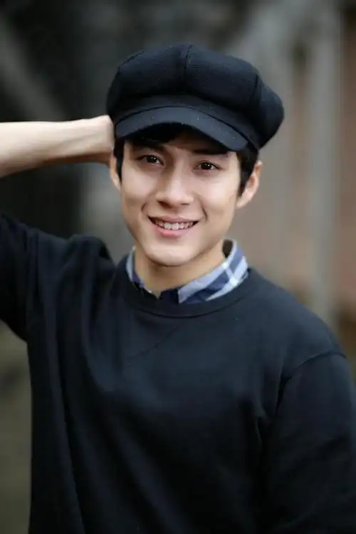 专访韩东君:开挂的司马懿,不仅有颜有料有演技,飙车也是老司机