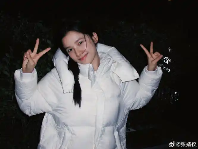 张婧仪冬日穿搭##张婧仪知道保暖了