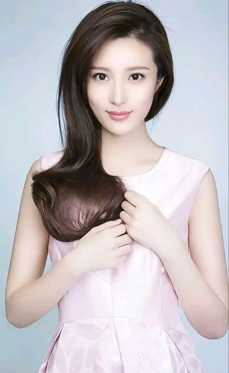 美女明星邬靖靖,美若天仙,令人心动