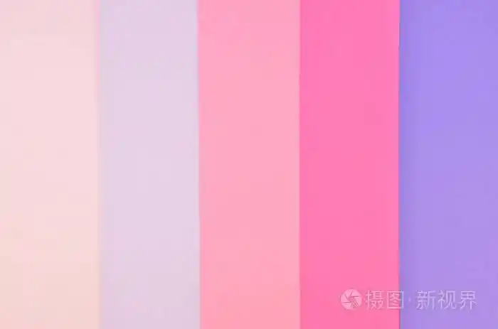 垂直条纹纸俯视柔和色调从紫罗兰色到浅粉色