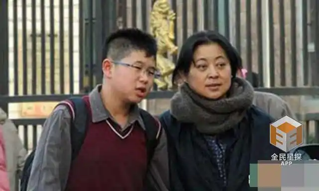 王菲女儿兔唇倪萍儿子白内障 细数星二代的遗憾