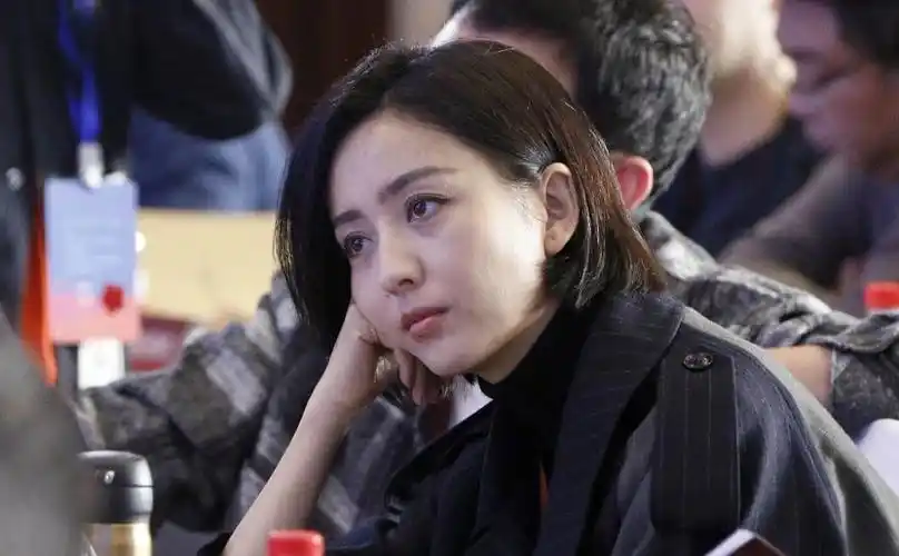 原创佟丽娅36岁就老成这样了眼袋下垂疲惫尽显比45岁周迅还显老