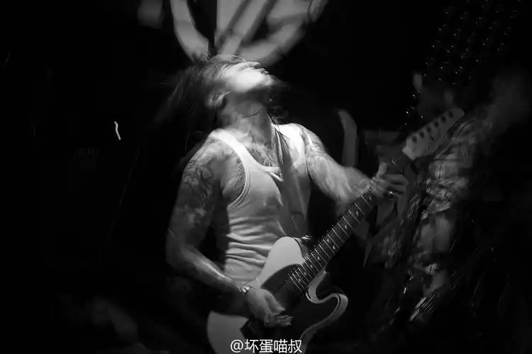 左右乐队吉他手娄鑫磊高清大图-1789 - 摇滚壁纸网