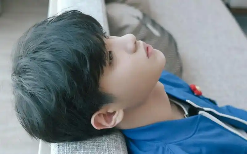 黄明昊极限挑战黄明昊第一次吊威亚