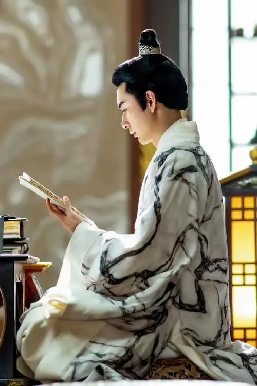 分享一组东宫李承鄞壁纸,陈星旭古装yyds!