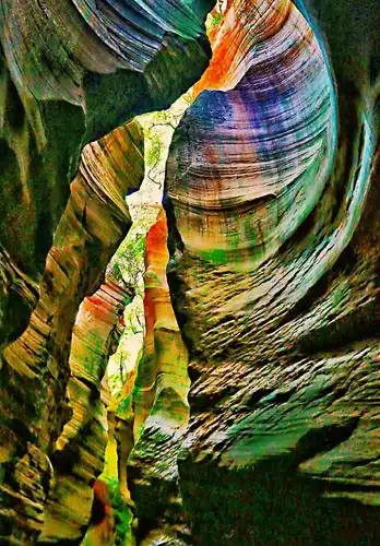 陕西甘泉雨岔大峡谷