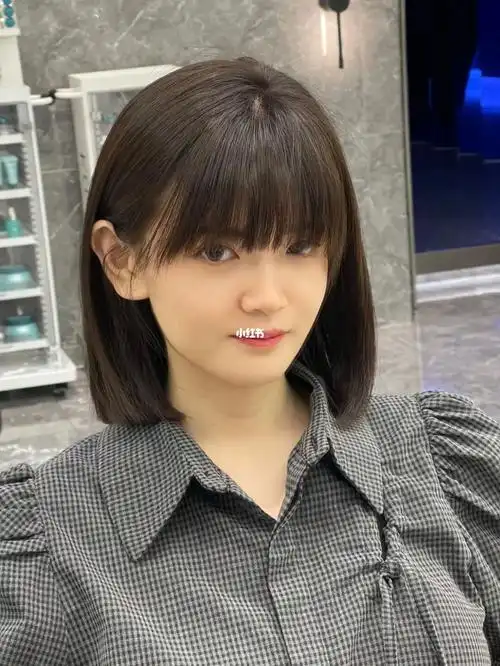 超a短发_发型_减龄_短发_脸型_发色_新街口攻略_染发_修容_时尚_时尚