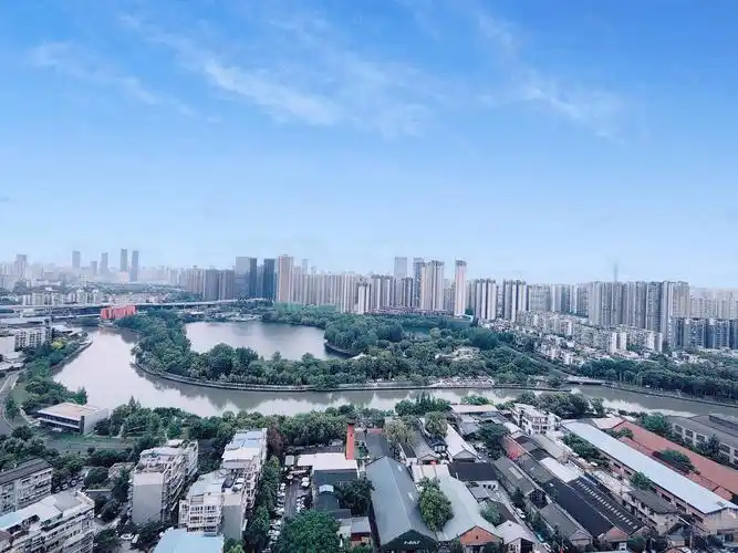 (出租) 俯瞰东湖公园 24小时空调 湖景办公3隔间10工位