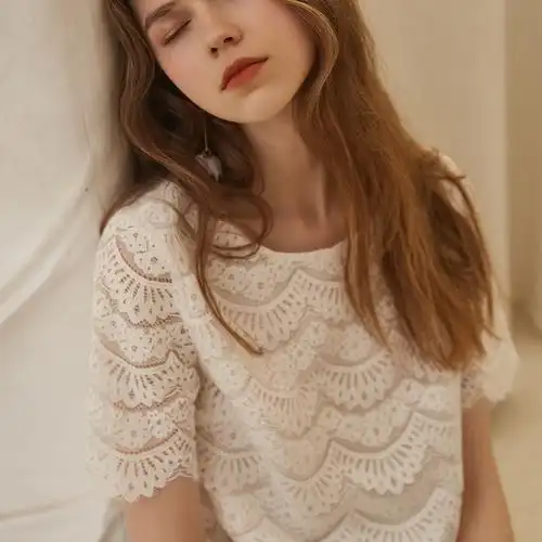 白色镂空蕾丝衫上衣气质小衫直筒花边宽松短袖