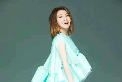 6 辛晓琪初春写真曝光 明媚气质尽显优雅魅力