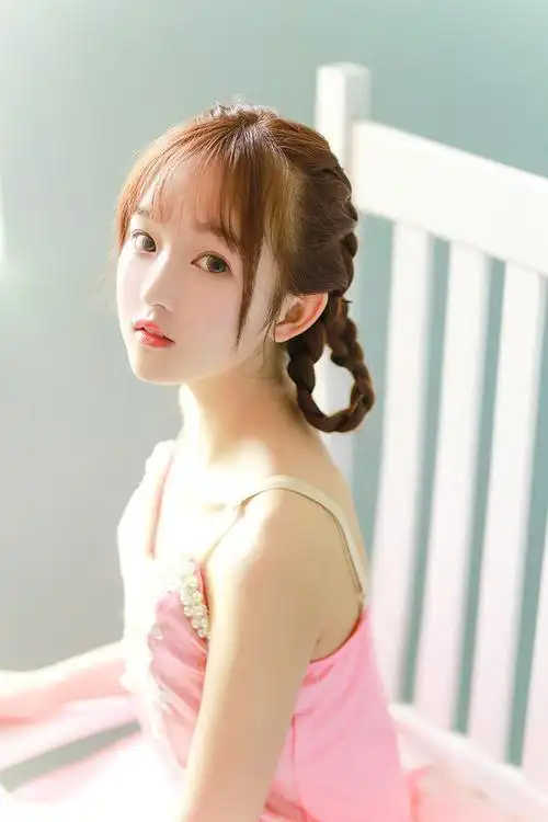 可爱呆萌美女俏皮卖萌性感生活照片