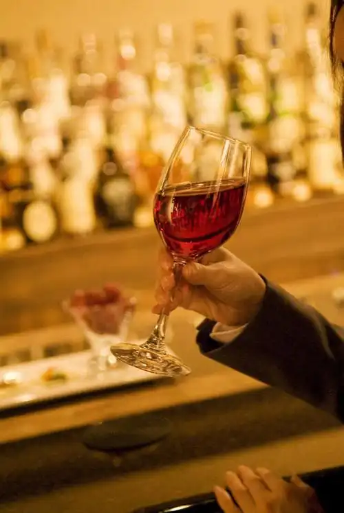 酒,东方人,一个人,商务人士,商务女性,餐厅,竖图,俯视,室外,特写,夜晚