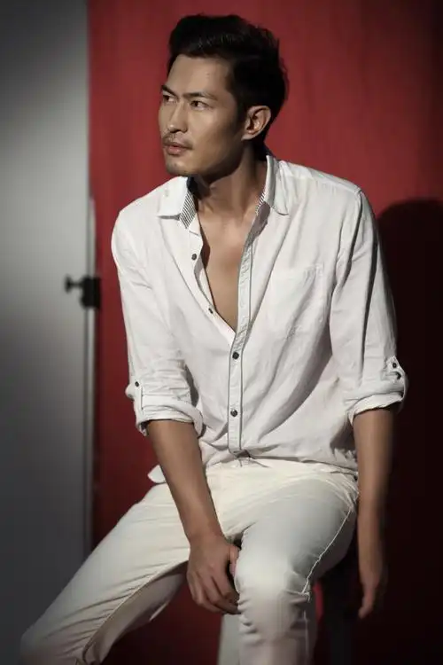 国内中老年男模特黄志伟