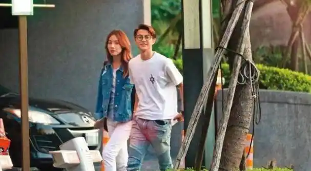 为父还债千万无任何怨言,最渴望成家_明星_邱胜翊_邓丽欣