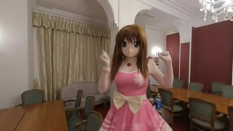 新kig视频120(欧洲玩家的kigurumi美女头壳面具易容,集体出街)_哔哩